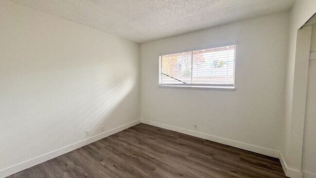 Building Photo - 50 Shadow Ln