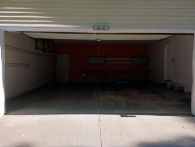 Building Photo - 16137 Robbins Rd