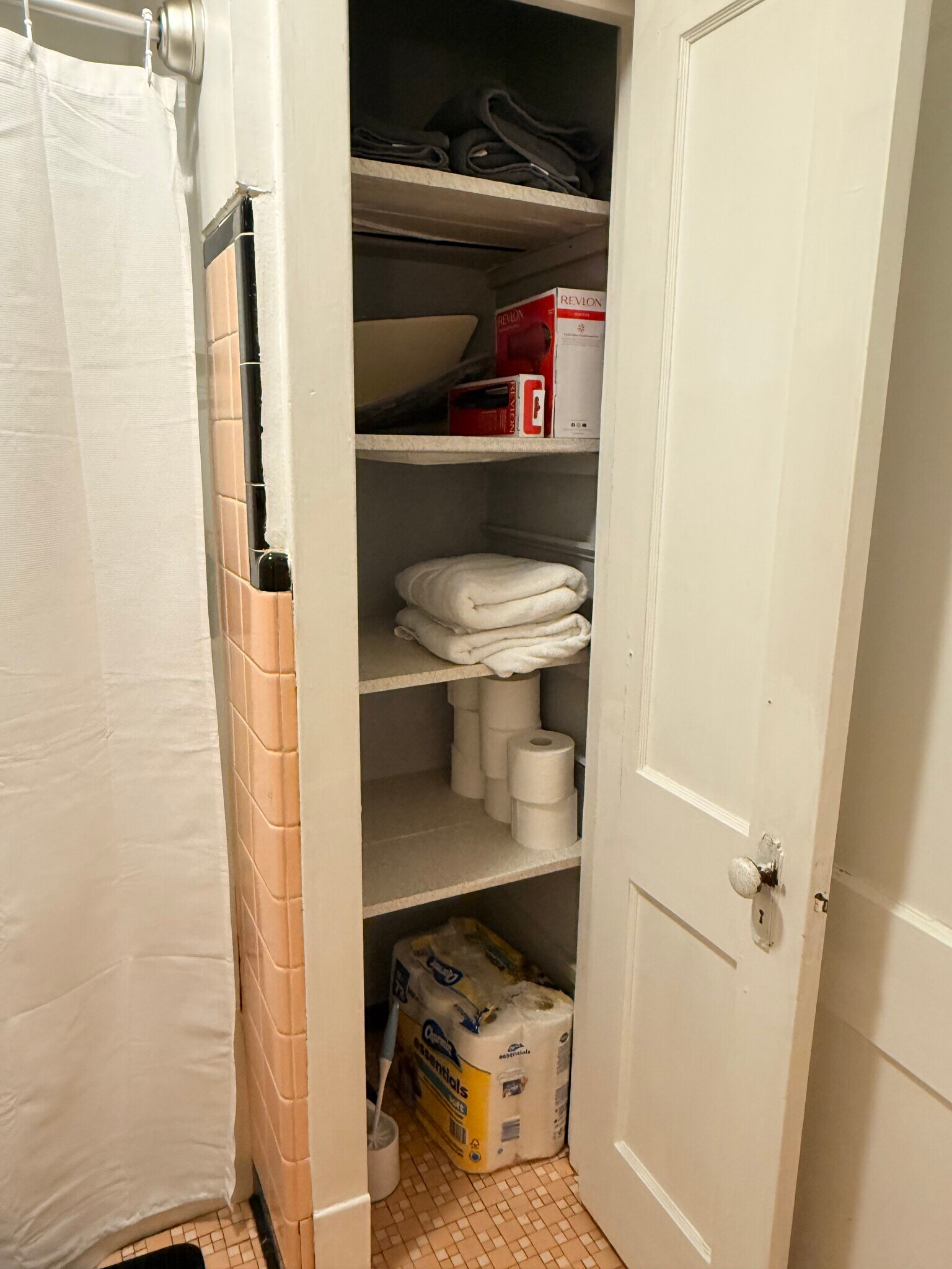 Building Photo - 1924 Macklind Ave