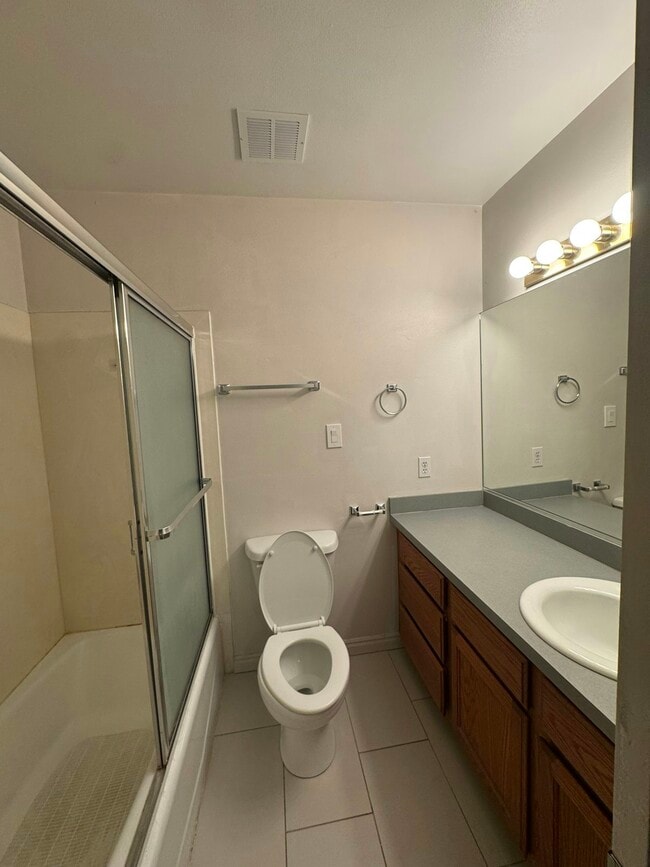 Building Photo - 41 400 S