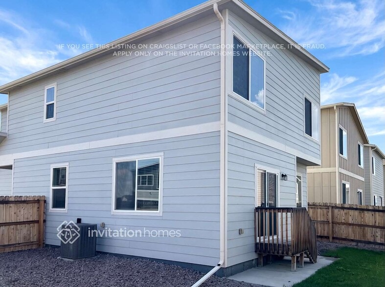 Building Photo - 11286 House Finch Ln
