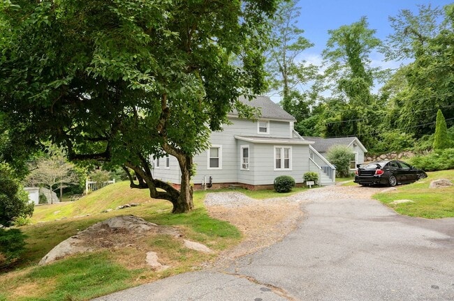 Primary Photo - 274 Bloomingdale Rd