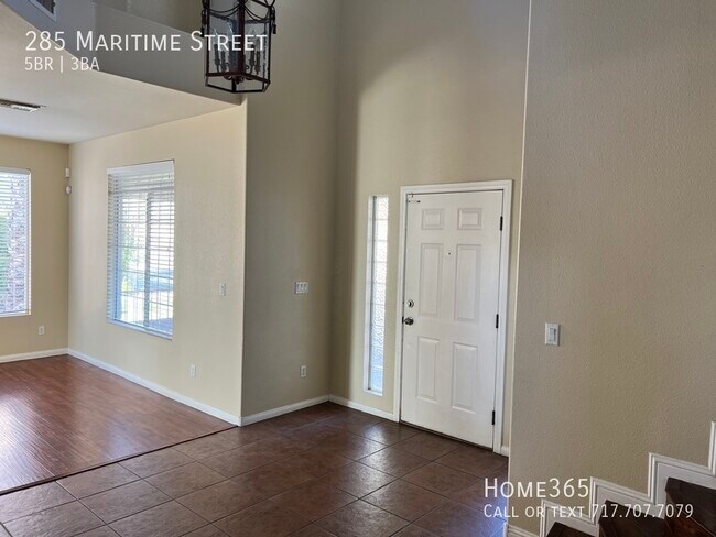 Building Photo - Wonderful Home in Gated Neighborhood!