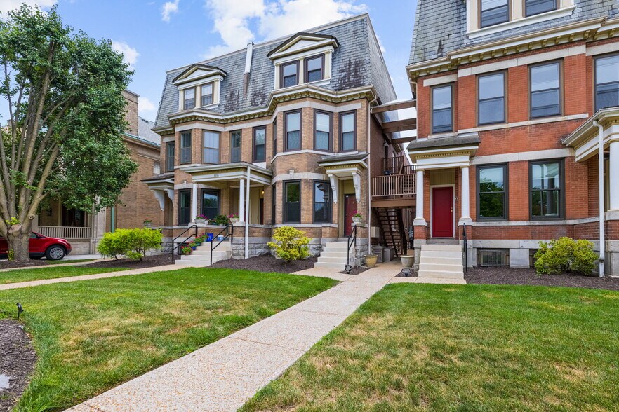 Front of Building - 5236 Waterman Blvd