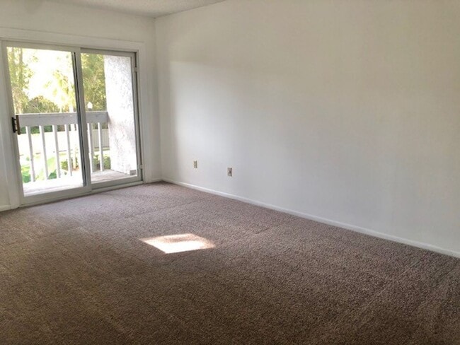 Building Photo - MOVE IN MARCH! 2 Story-Spacious 3 beds 2.5 bath townhouse with attached 2 car garage!!