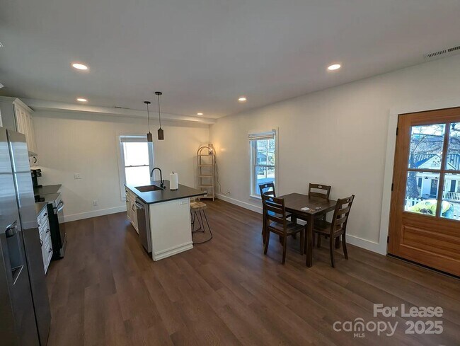 Building Photo - 24 Woodrow Ave