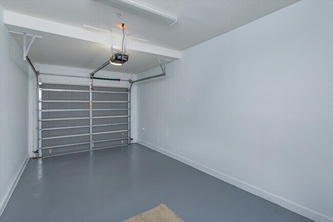 Building Photo - Baldwin Park 2/2 Condo, *Ground Floor* Attached Garage with Enders Park Views! Available June 2026