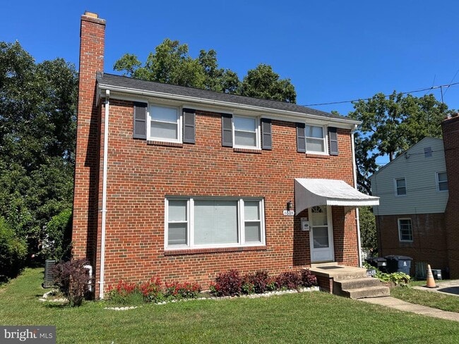 Primary Photo - 6518 8th Ave