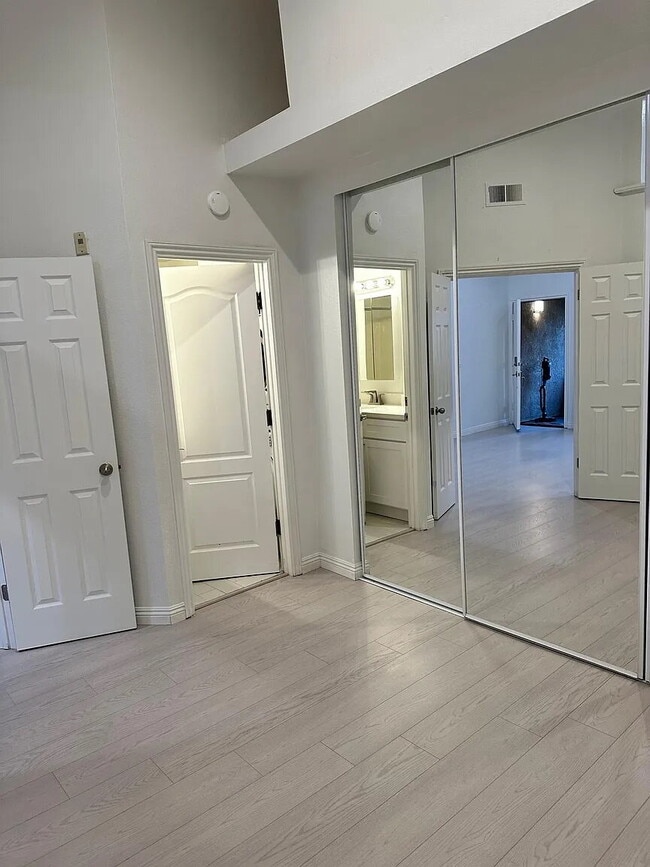 Building Photo - "Charming 1-Bedroom Retreat in San Clemente – Perfect Coastal Living!"