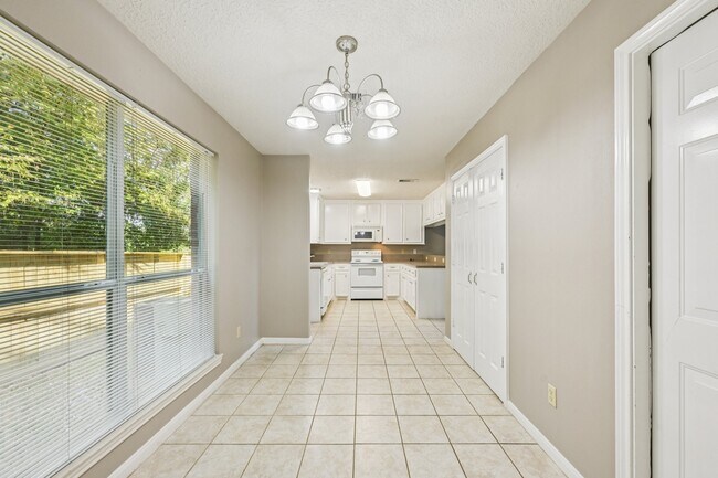 Building Photo - 100 Westpark Dr