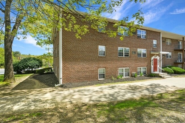 Building Photo - 261 Boston Post Rd E