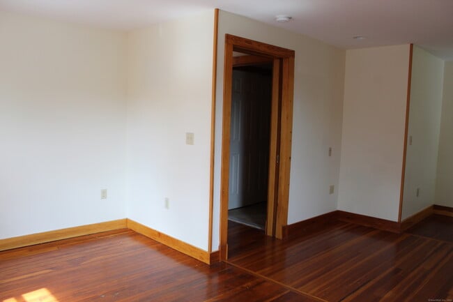 Building Photo - 126 Chestnut St