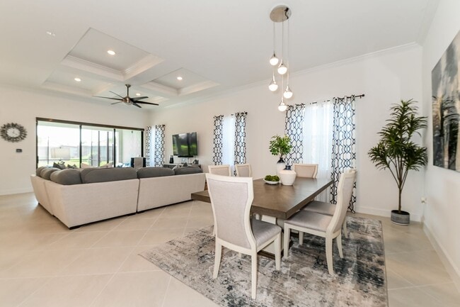 Building Photo - Luxury Home in Greyhawk Community – Naples, FL