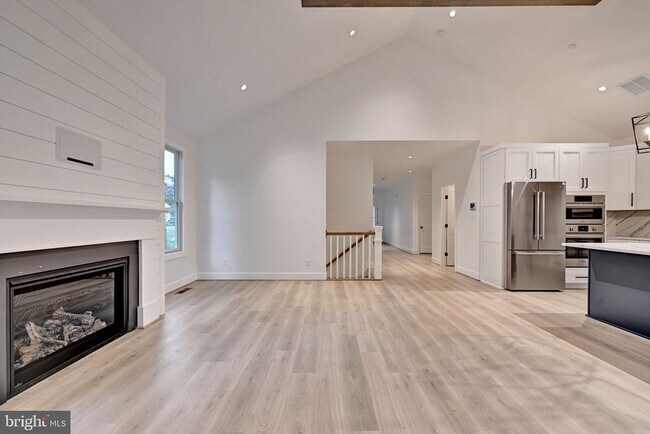 Building Photo - 8179 Bodkin Ave