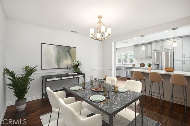 Building Photo - 3816 S Victoria Ave