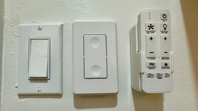 Building Photo - 1145 NE 17th Terrace