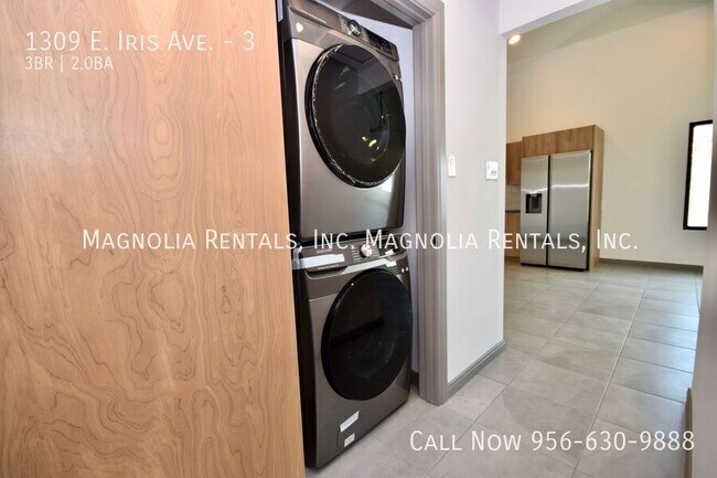 Building Photo - 1309 E Iris Ave