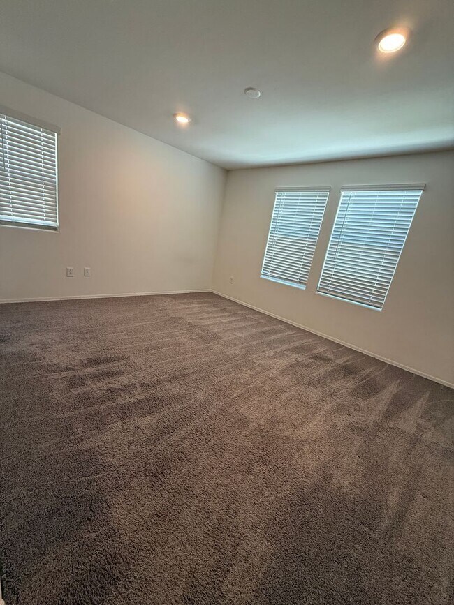 Building Photo - Modern 4-Bedroom Home Built in 2023 – Prime Tucson Location