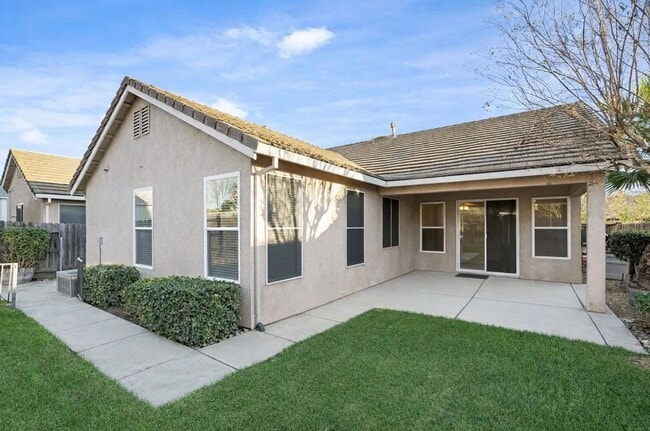 Building Photo - 1911 Lexington Dr