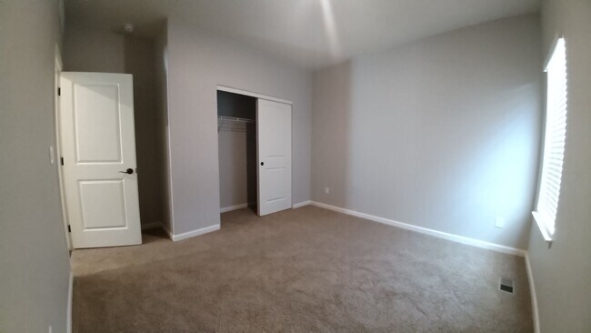 Building Photo - Beautiful home in Mead!