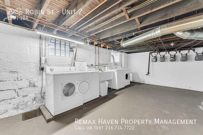 Building Photo - 2085 Robin St