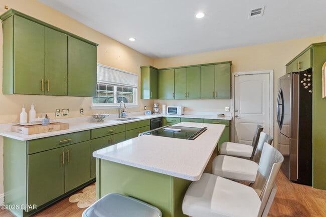 Building Photo - 3243 Country Club Dr