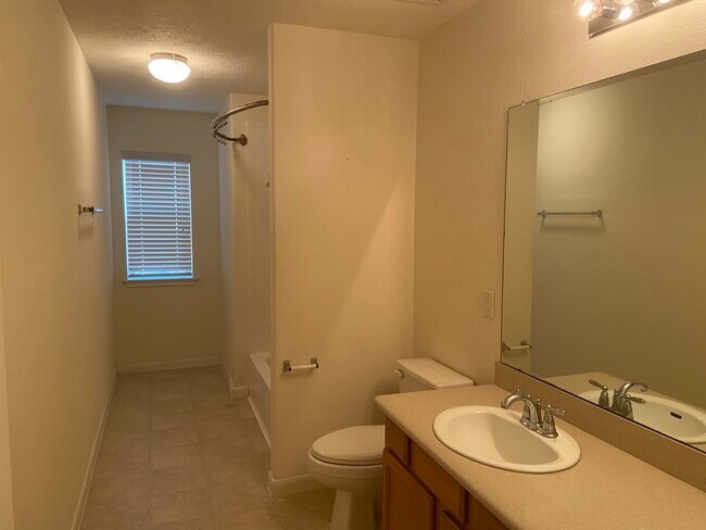 Building Photo - 16219 Peach Bluff Ln