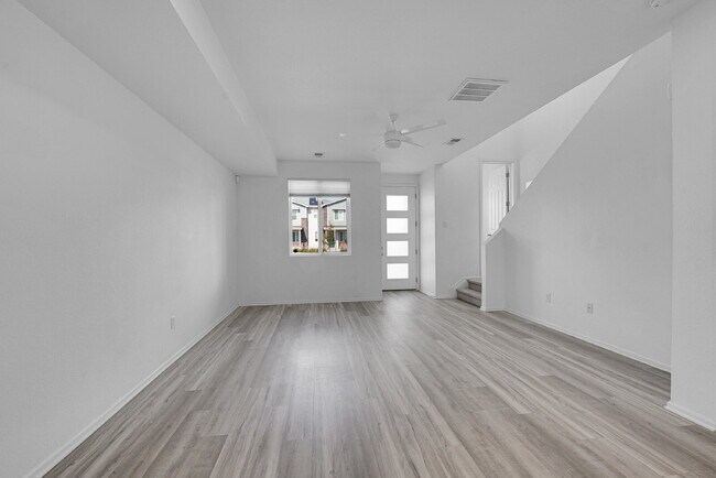 Building Photo - $2,450.00 - 3 Bedrooms, 3 Bathrooms, Singl...