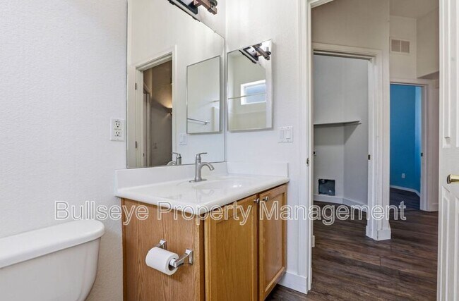 Building Photo - 6519 S 5th Way