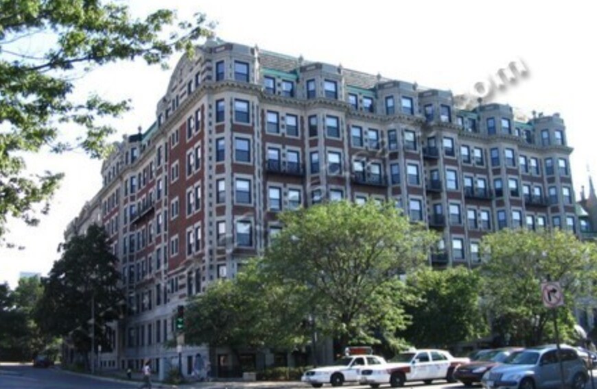 Building Photo - 464 Commonwealth Ave