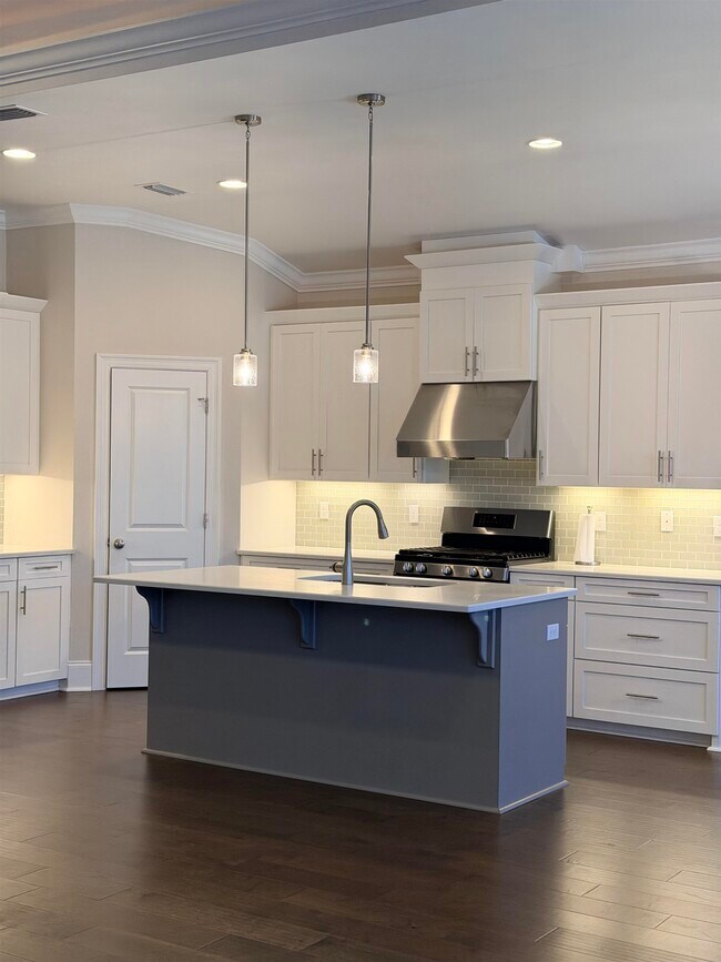 Building Photo - 5742 Vlg Rdg Ln