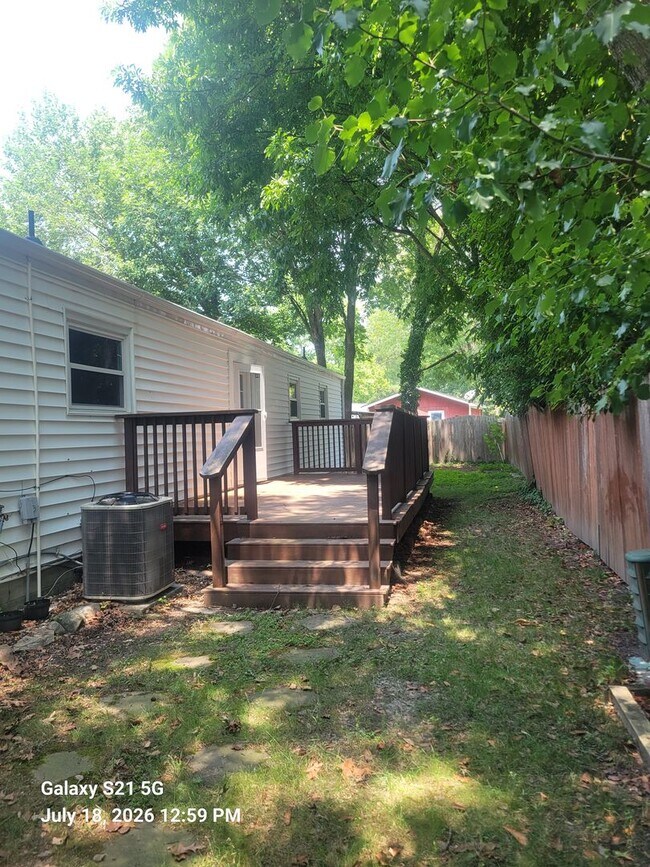 Building Photo - 512 S Kings Point Rd