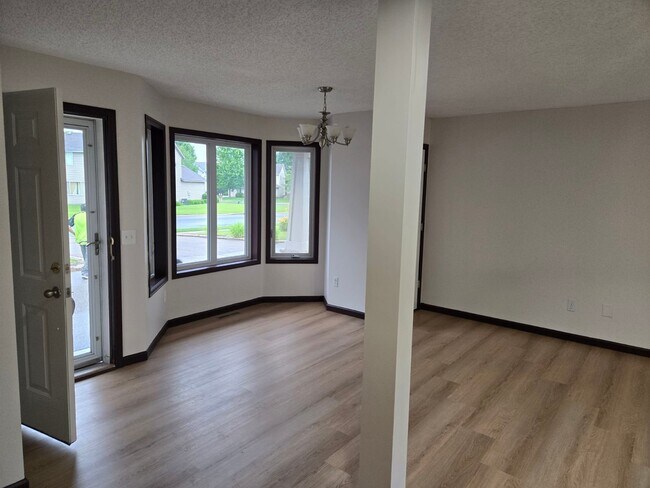 Building Photo - 1624 Philipp Way