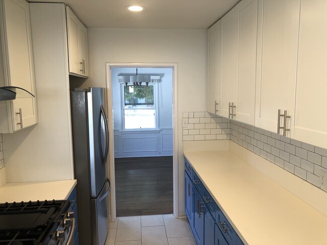 kitchen - 2900 Sanborn Ave