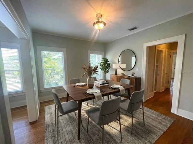 Building Photo - 2114 W Dekle Ave