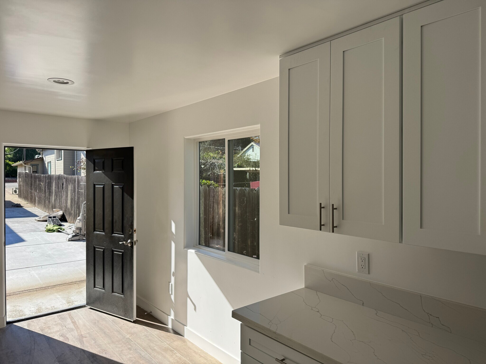 Building Photo - 376 Ramona Dr
