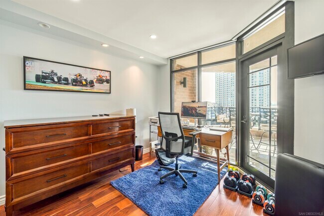 Building Photo - 500 W Harbor Dr