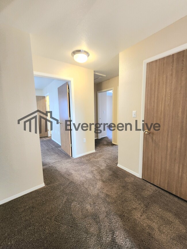 Building Photo - 112 Fireball Dr