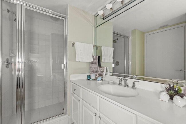 Building Photo - 3598 Yacht Club Dr