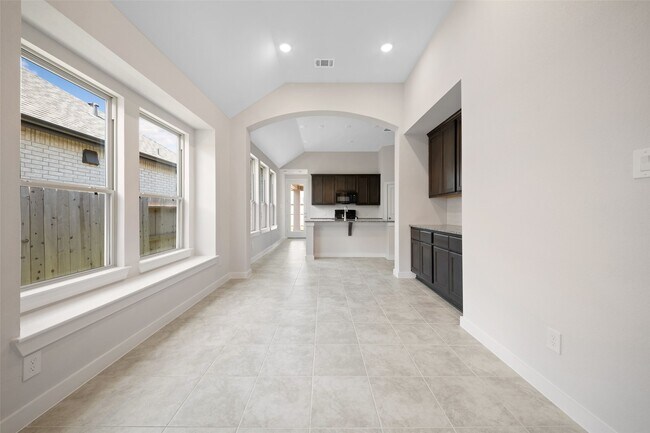 Building Photo - 820 Sendero Trail