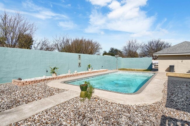 Building Photo - 308 Boulder Ridge Dr