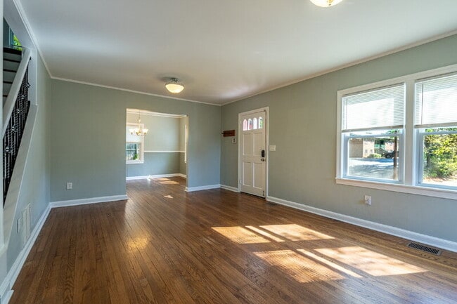 Building Photo - 3265 N Fulton Ave