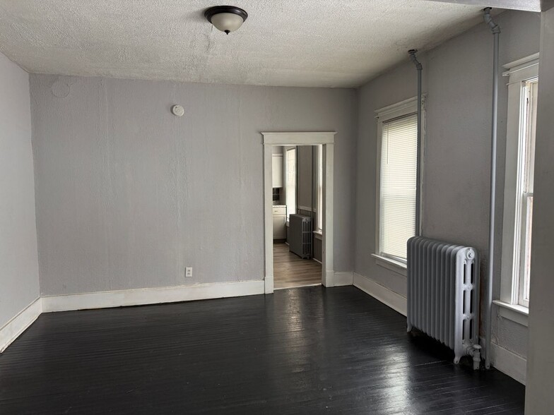 Building Photo - 24-26 Clarke Avenue, First Floor