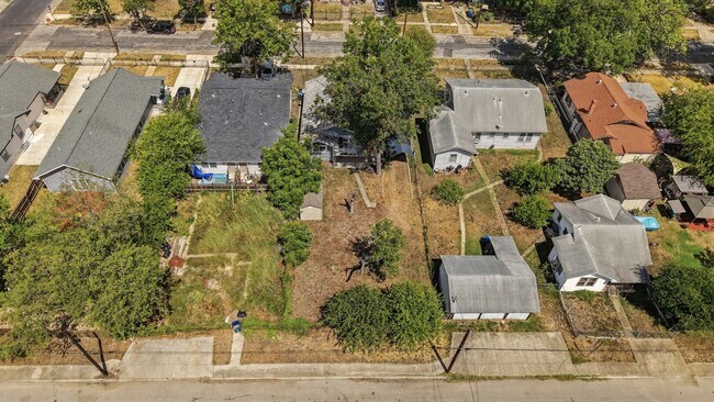 Building Photo - 1114 Gibbs St