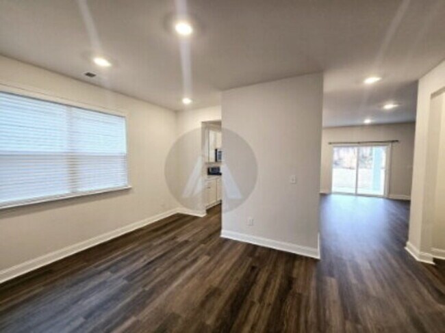 Building Photo - 19 Rushing View Glen