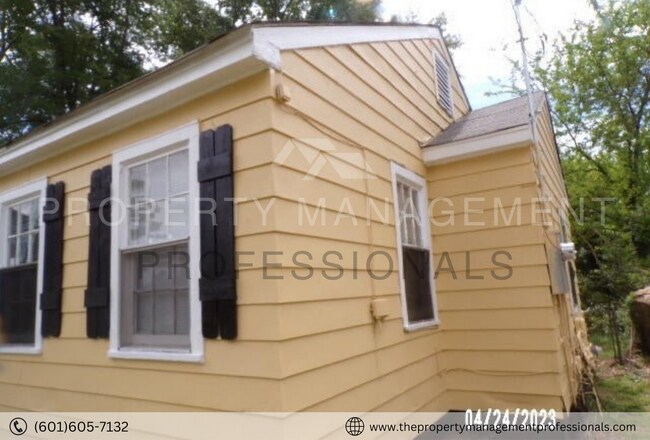 Building Photo - 1925 Wingfield Cir