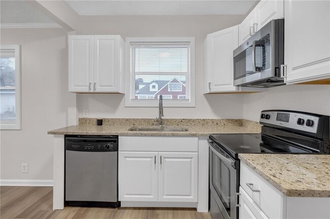 Building Photo - 1683 Candler Rd