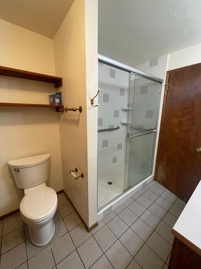 Building Photo - NW BEND Bungalow