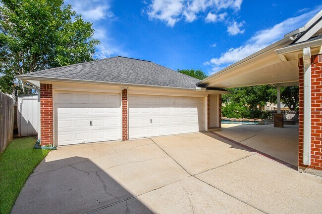 Building Photo - 22402 Caroline Chase Ct