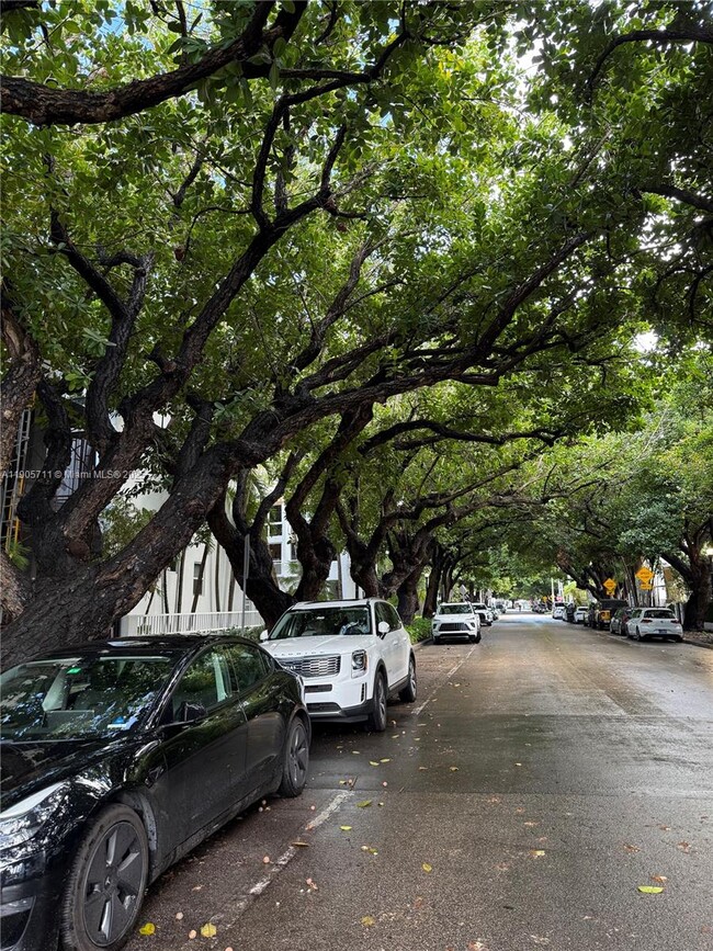 Building Photo - 349 Meridian Ave